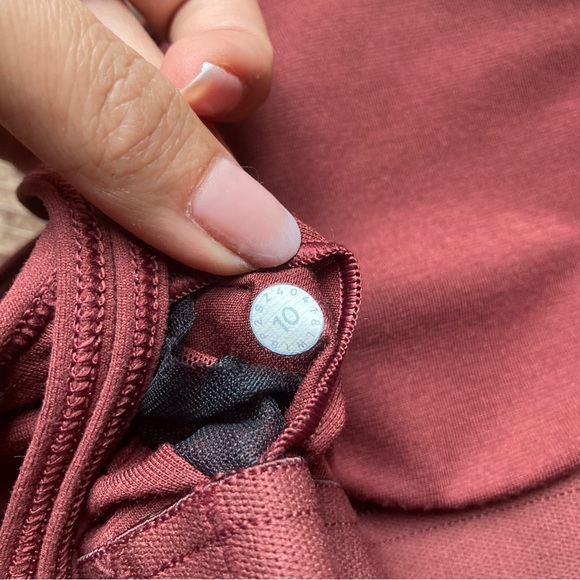 Lululemon Hugged & Held Tank Workout Activewear Top in Savannah Size 10 - Picture 5 of 5